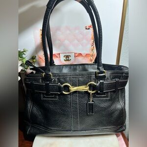 Coach Hampton VTG Black Pebbled Leather Shoulder Bag  brass hardware GUC